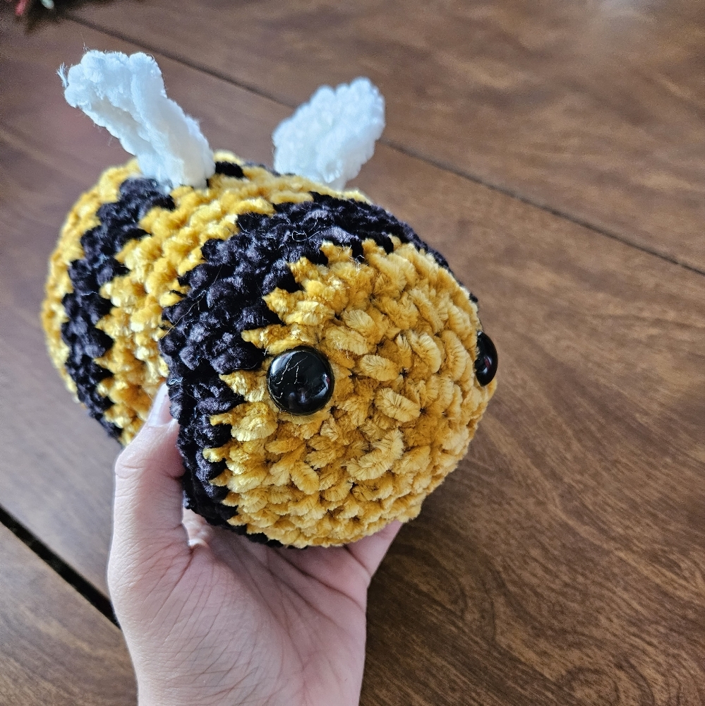 Crochet Velvet chunky Bumble Bee